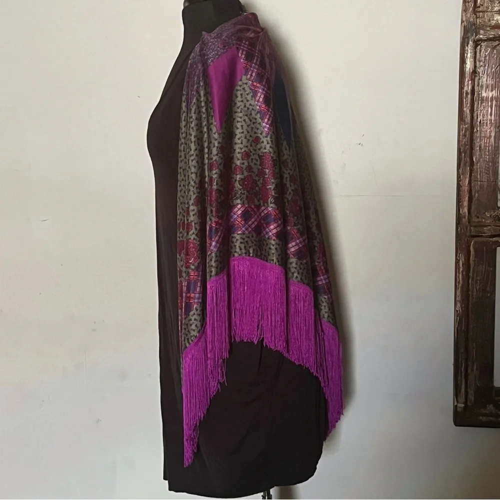 RAMPAGE blouse and poncho - Picture 7 of 16